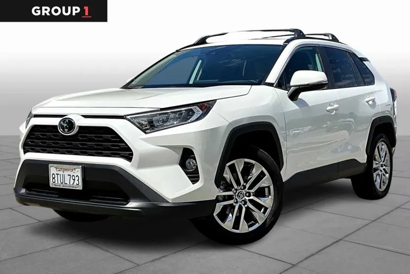 2021 Toyota RAV4 XLE Premium photo 1