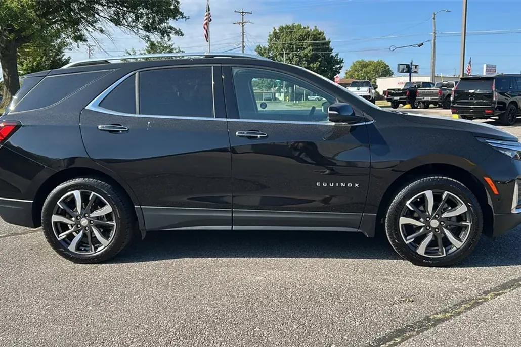 2023 Chevrolet Equinox Premier photo 1