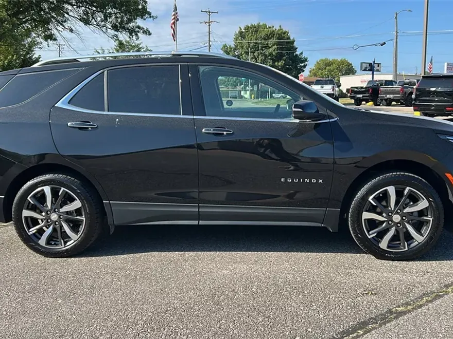 2023 Chevrolet Equinox Premier photo 1