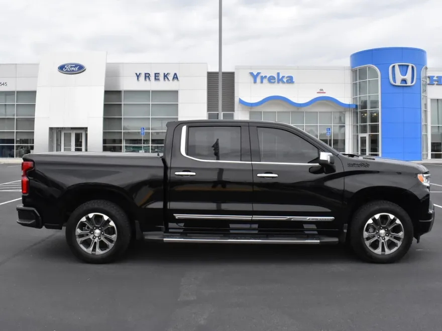 2024 Chevrolet Silverado 1500 High Country photo 1
