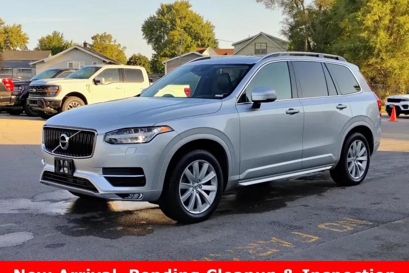 2018 Volvo XC90 T6 AWD Momentum photo 1