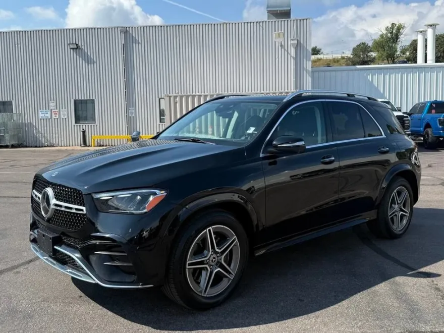 2024 Mercedes Benz GLE 450e photo 1