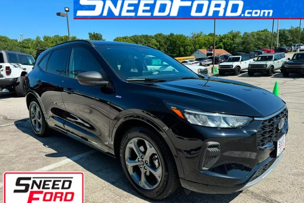2023 Ford Escape ST-Line photo 1
