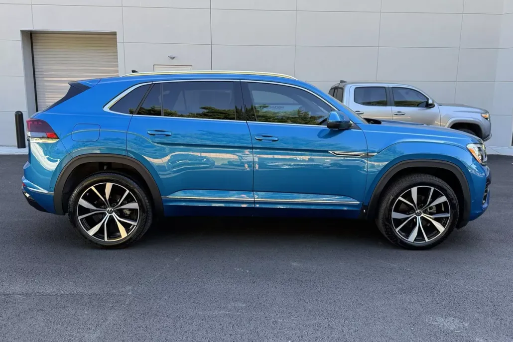 2024 Volkswagen Atlas Cross Sport SEL Premium R-Line photo 1