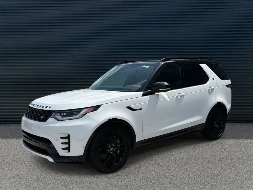 2024 Land Rover Discovery P300 Dynamic SE photo 1