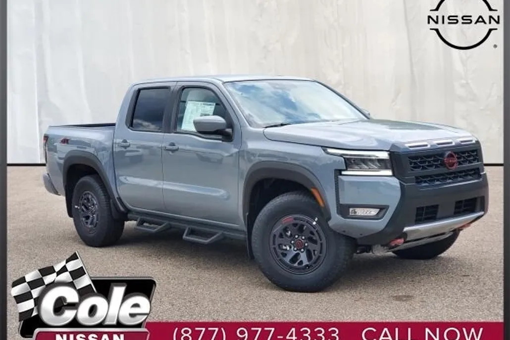 2025 Nissan Frontier PRO-4X photo 1