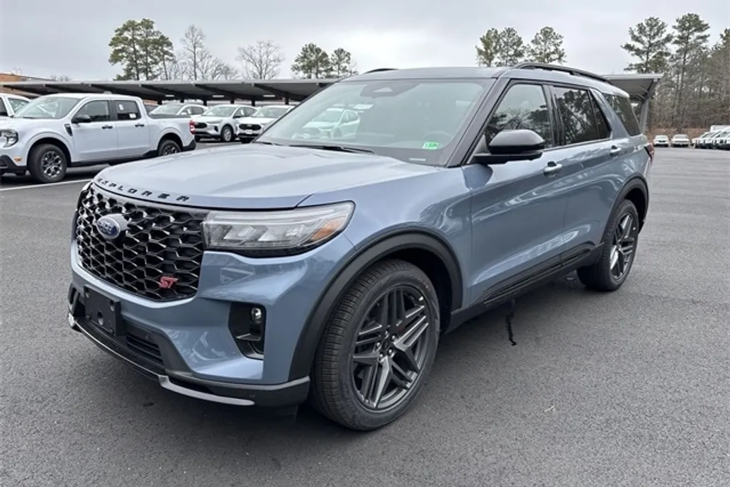 2025 Ford Explorer ST Sport photo 1