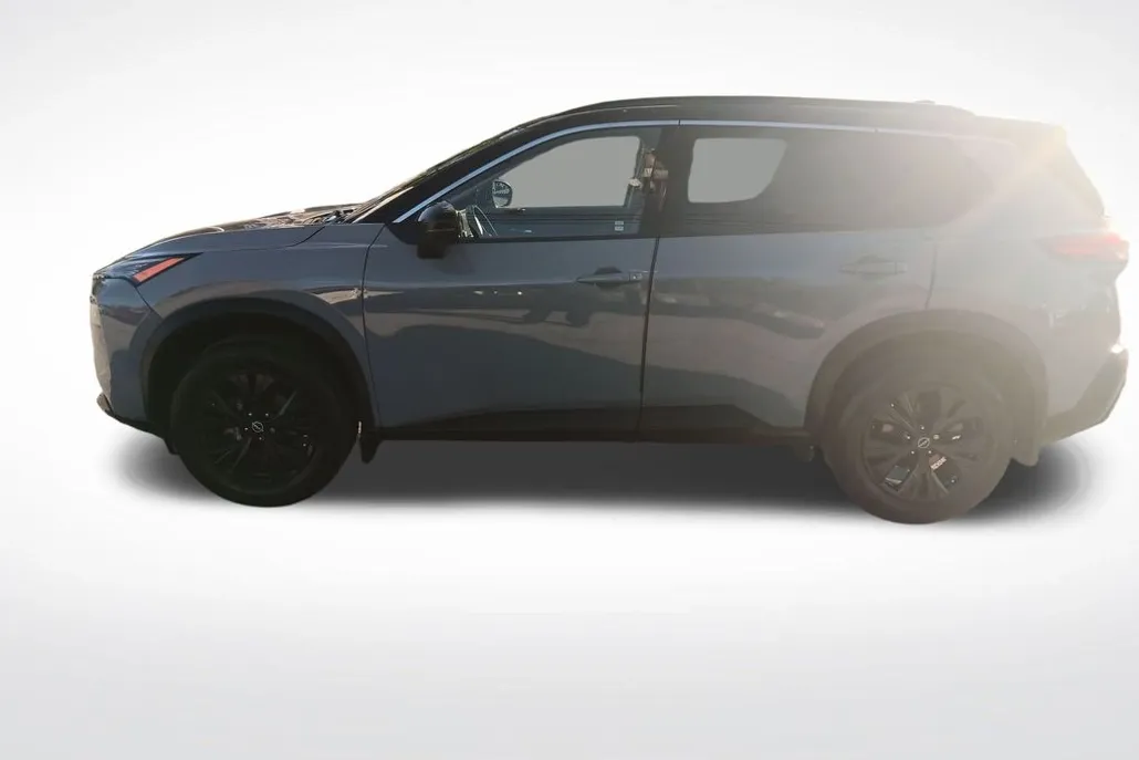 2023 Nissan Rogue SV photo 1