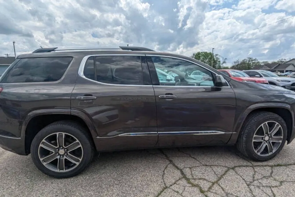 2019 Gmc Acadia Denali photo 1