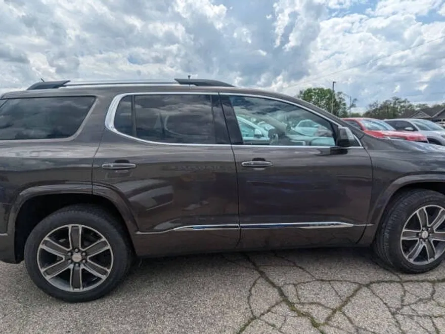 2019 Gmc Acadia Denali photo 1