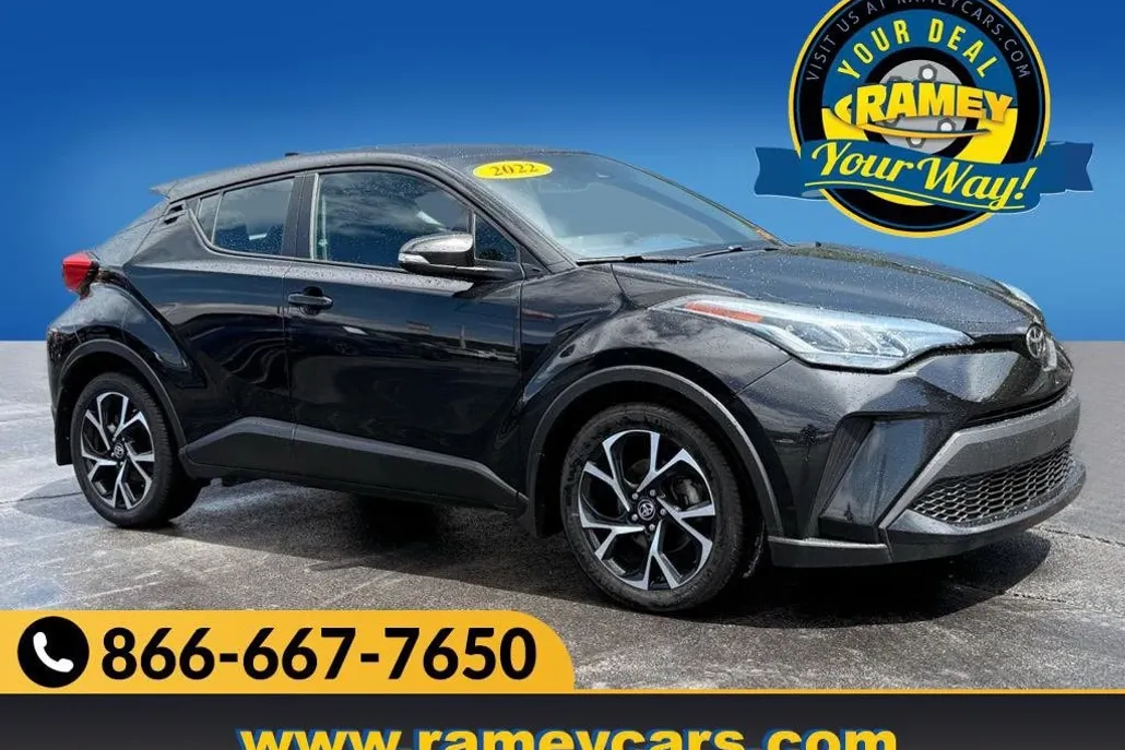 2022 Toyota C-HR XLE photo 1