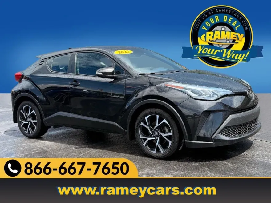 2022 Toyota C-HR XLE photo 1