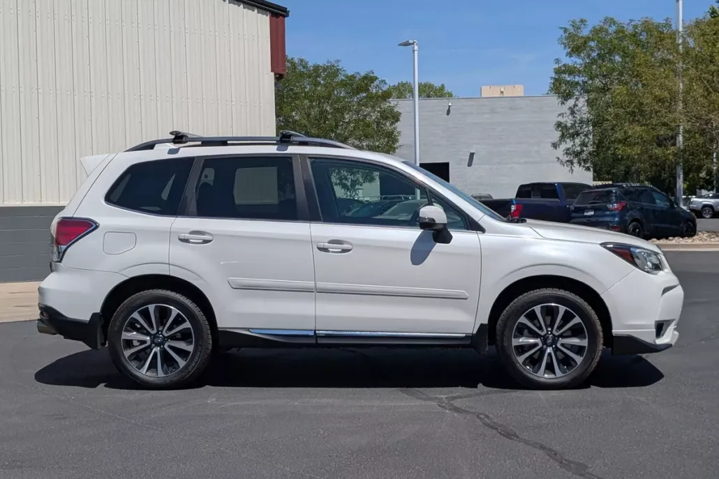 2018 Subaru Forester Touring photo 1