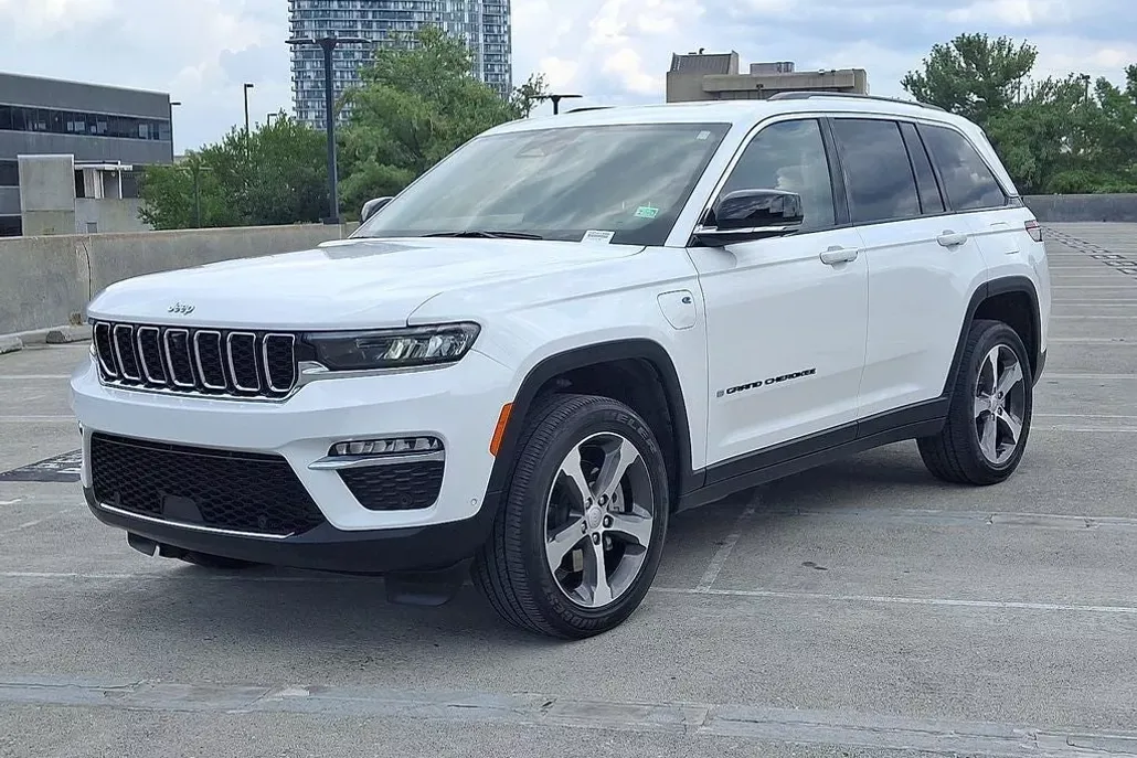 2022 Jeep Grand Cherokee 4xe photo 1