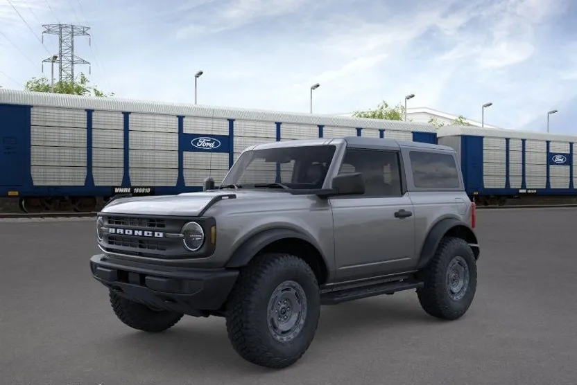 2025 Ford Bronco Base photo 1