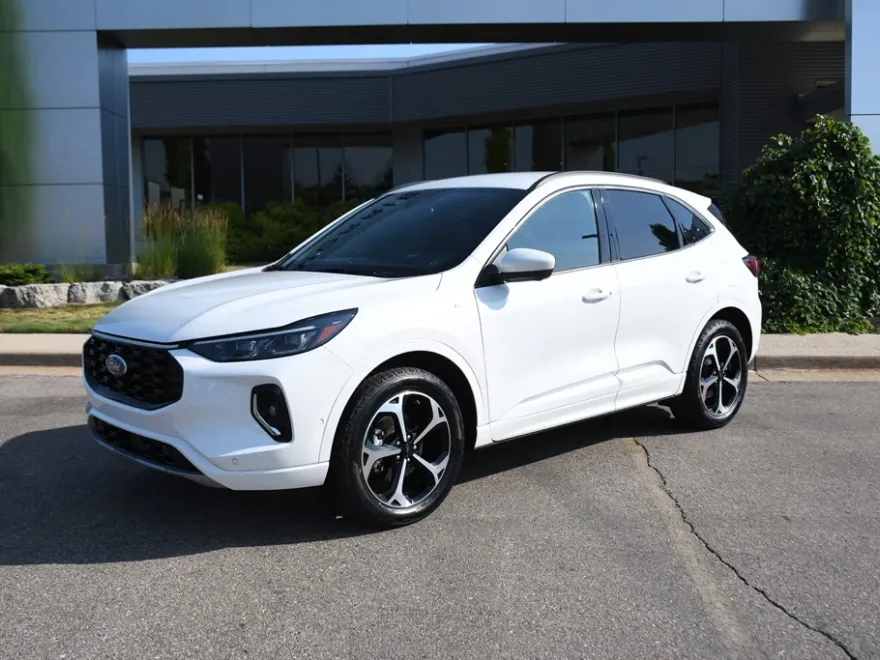 2023 Ford Escape ST-Line Elite photo 1