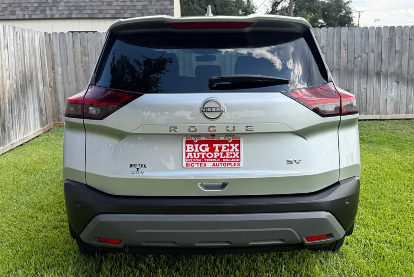2023 Nissan Rogue SV photo 1