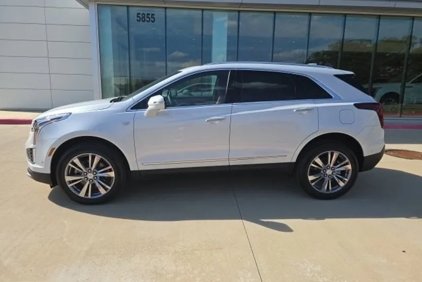 2025 Cadillac XT5 Premium Luxury photo 1