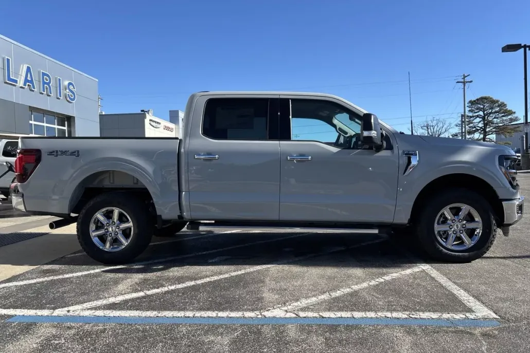 2024 Ford F-150 XLT photo 1