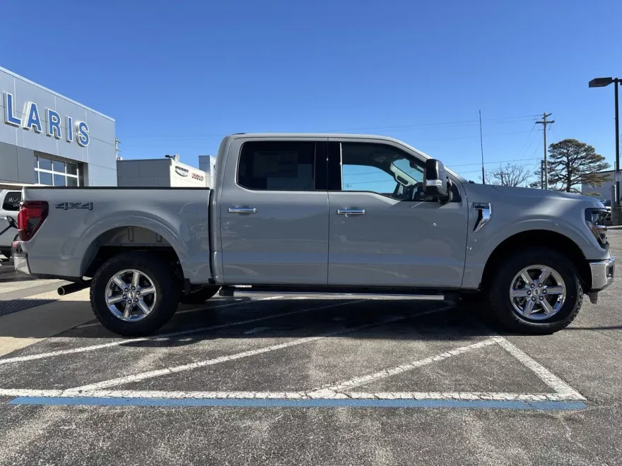 2024 Ford F-150 XLT photo 1