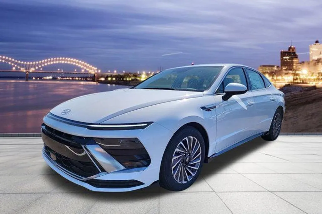 2024 Hyundai Sonata Hybrid SEL photo 1