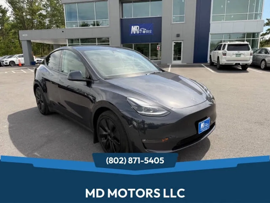 2025 Tesla Model Y Long Range photo 1