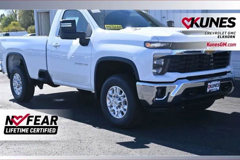 2026 Chevrolet Silverado 3500HD LT photo 1