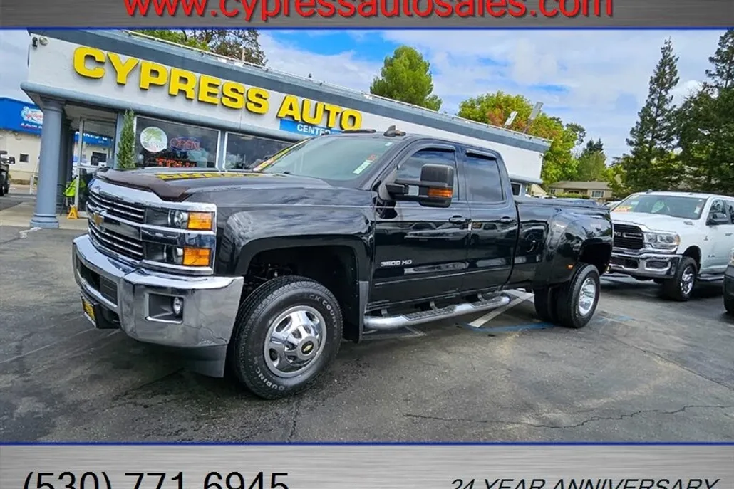 2016 Chevrolet Silverado 3500HD LT photo 1