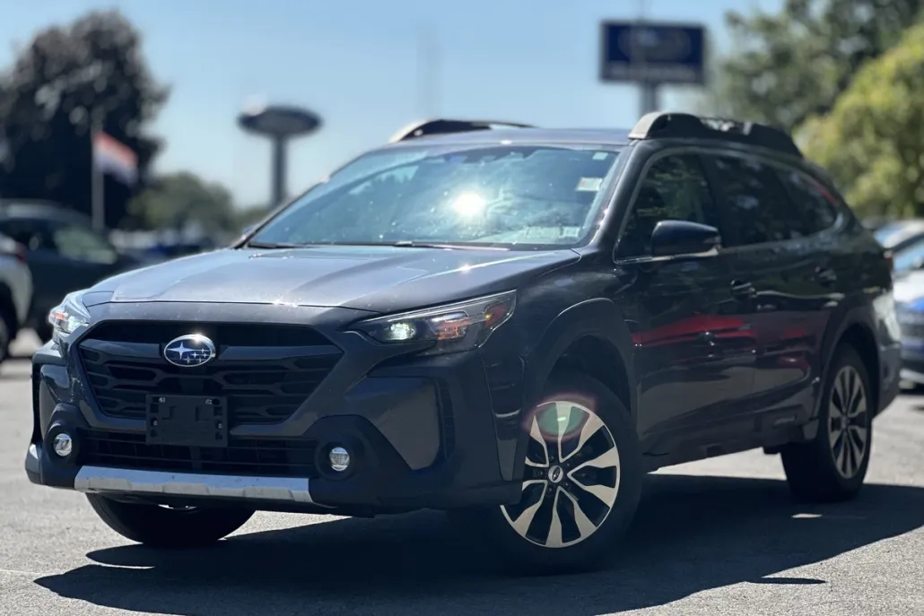 2023 Subaru Outback Limited photo 1