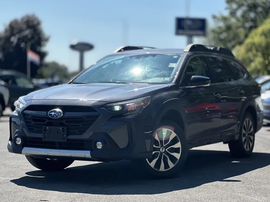 2023 Subaru Outback Limited photo 1