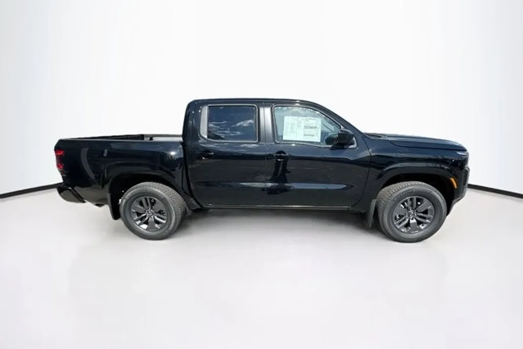 2025 Nissan Frontier SV photo 1