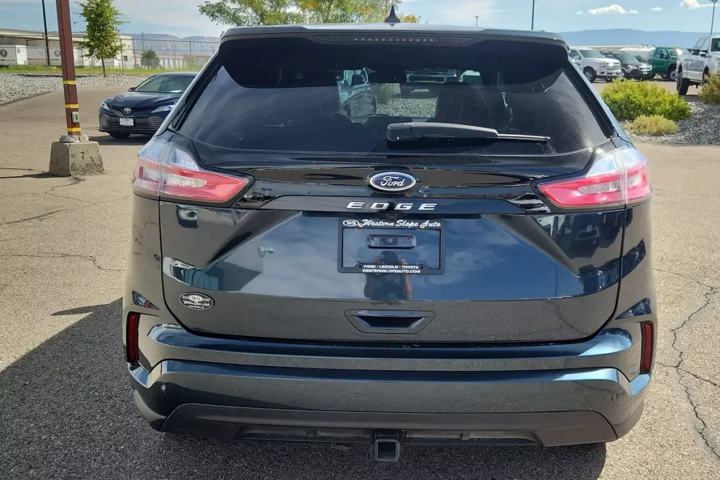 2024 Ford Edge ST-Line photo 1