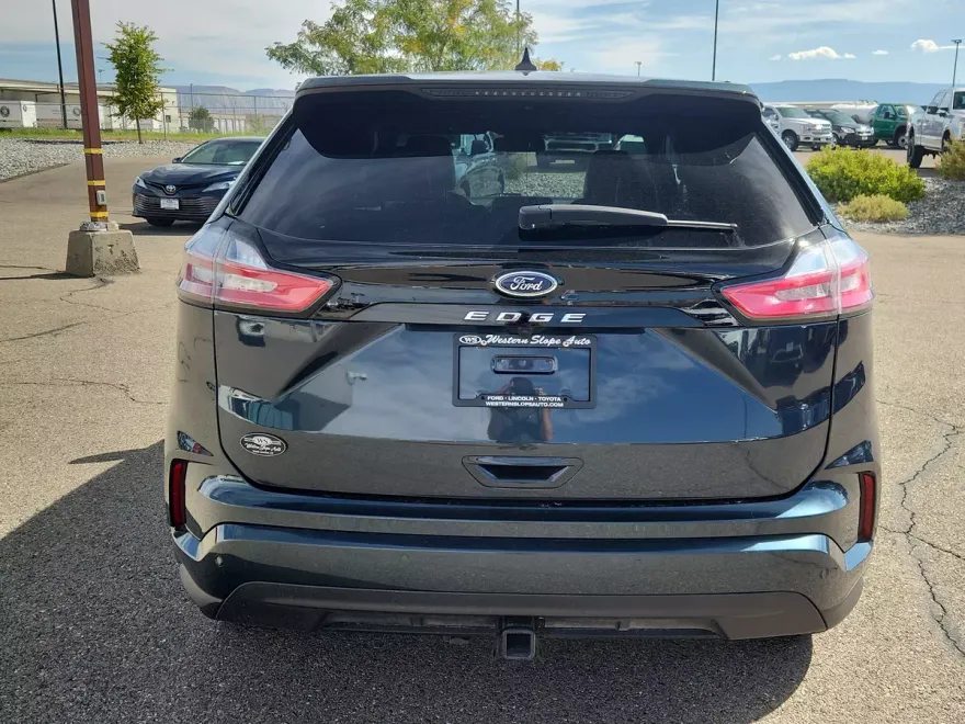 2024 Ford Edge ST-Line photo 1