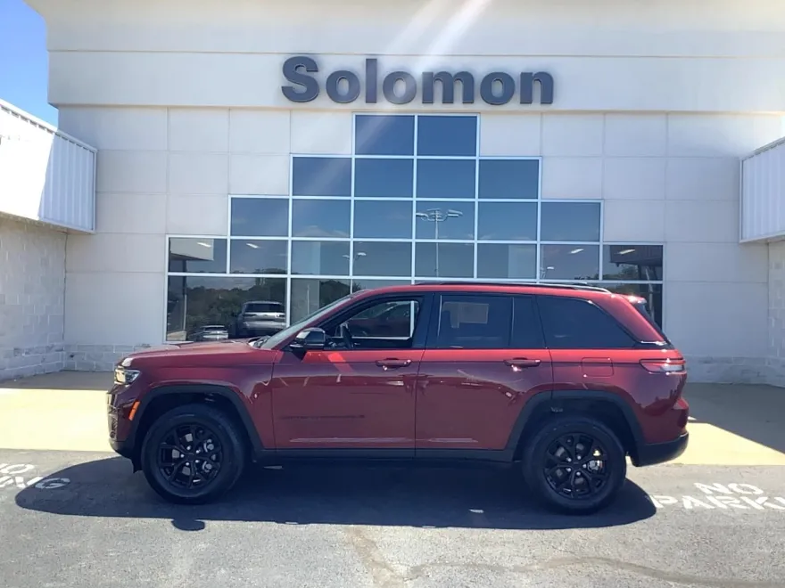 2024 Jeep Grand Cherokee Altitude photo 1