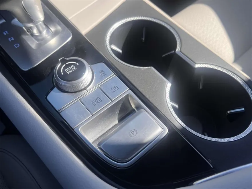 2024 Genesis G70 2.5T photo 28