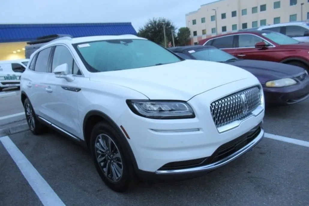 2022 Lincoln Nautilus Standard photo 1