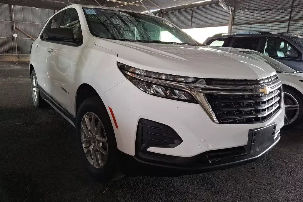 2022 Chevrolet Equinox LS photo 1
