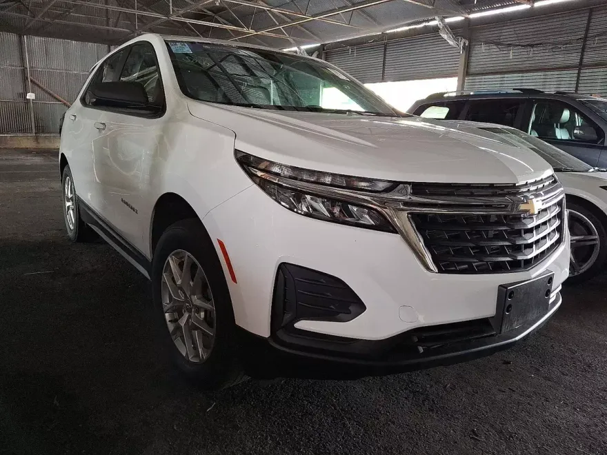 2022 Chevrolet Equinox LS photo 1
