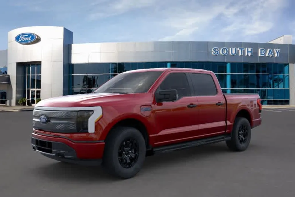 2025 Ford F-150 Lightning XLT photo 1