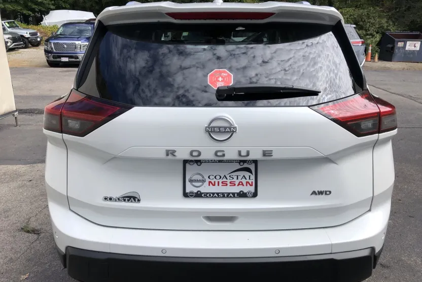 2026 Nissan Rogue SV photo 1