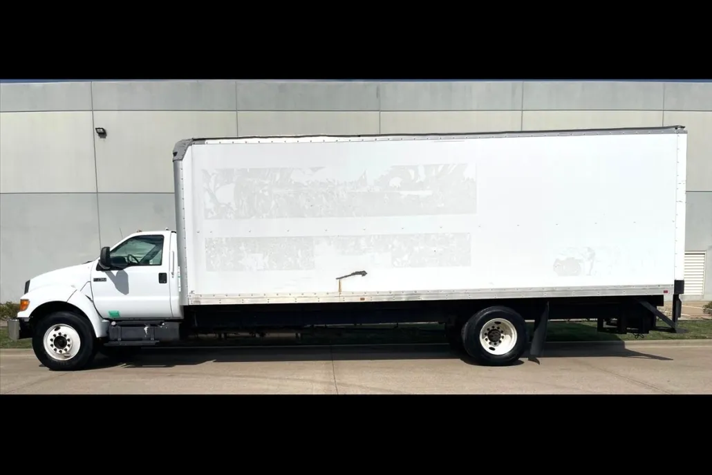 2012 Ford F-750 Regular Cab photo 1