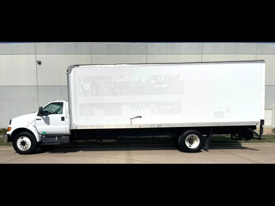 2012 Ford F-750 Regular Cab photo 1