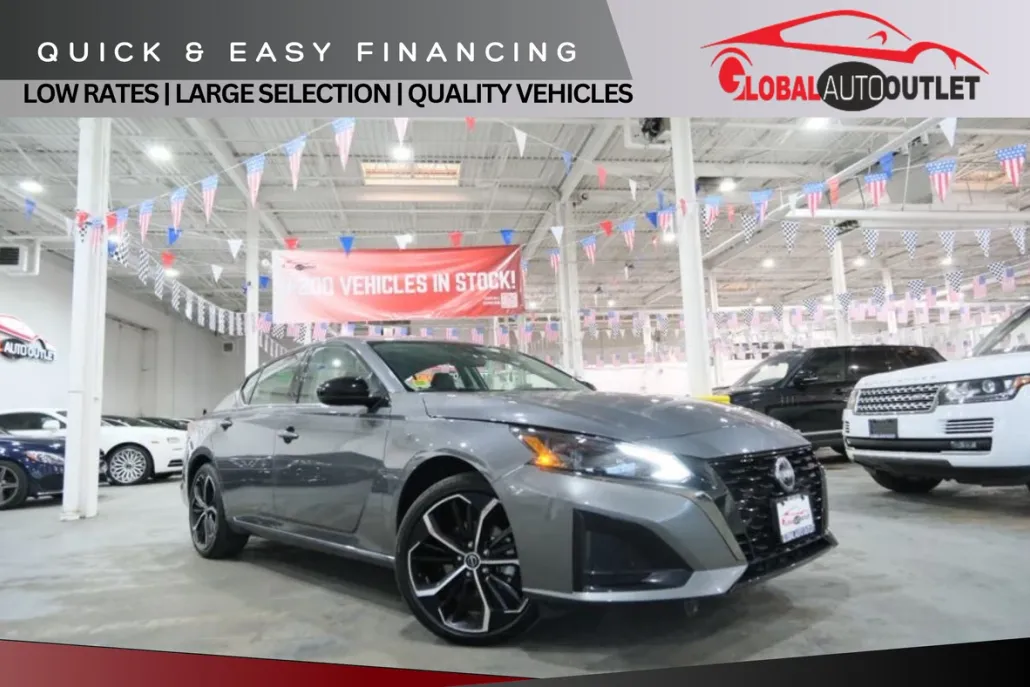 2025 Nissan Altima SR photo 1