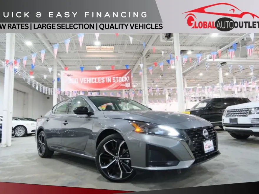 2025 Nissan Altima SR photo 1