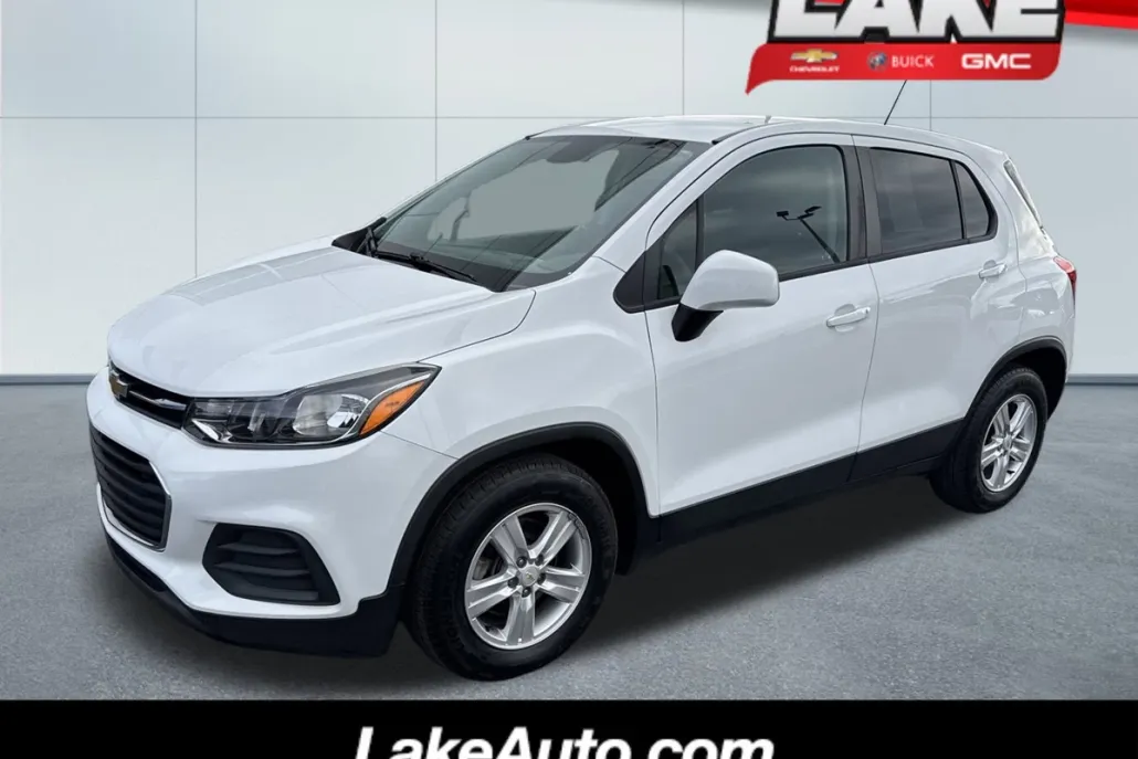 2020 Chevrolet Trax LS photo 1
