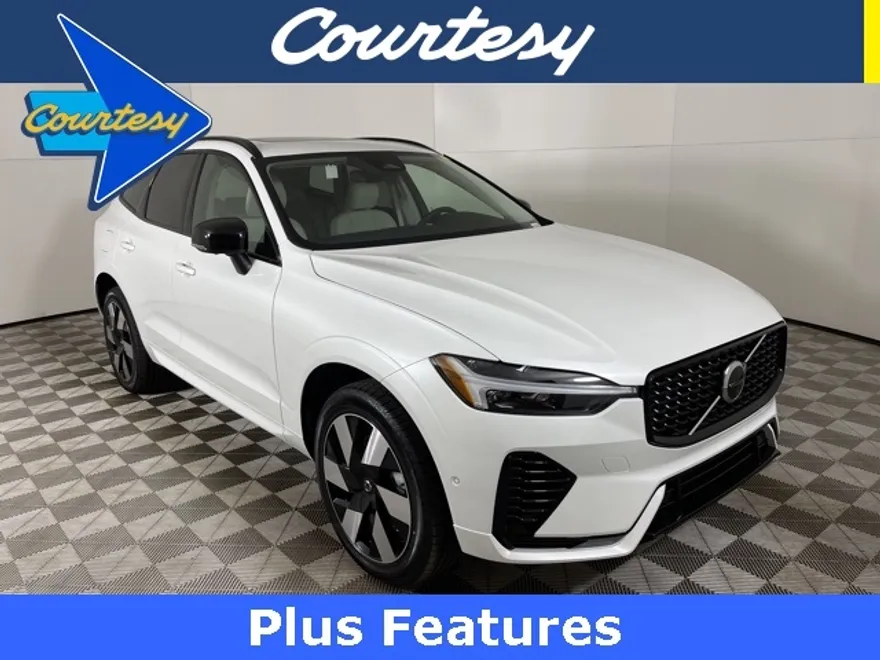 2025 Volvo XC60 T8 Plus photo 1