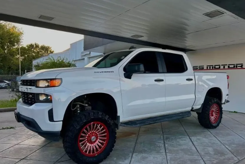 2019 Chevrolet Silverado 1500 Custom photo 1
