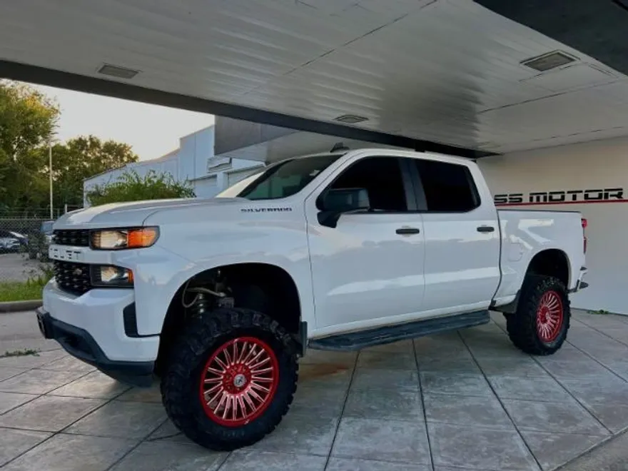 2019 Chevrolet Silverado 1500 Custom photo 1