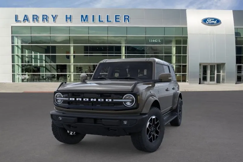 2025 Ford Bronco Outer Banks photo 1