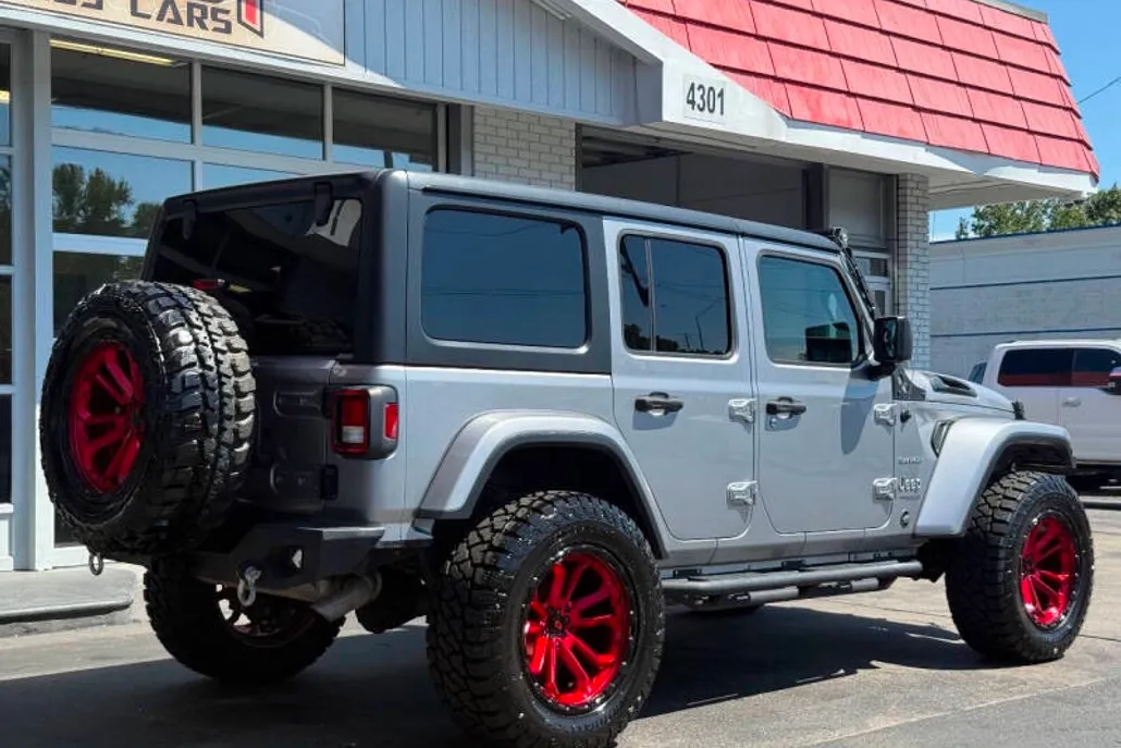 2019 Jeep Wrangler Unlimited Sahara photo 1